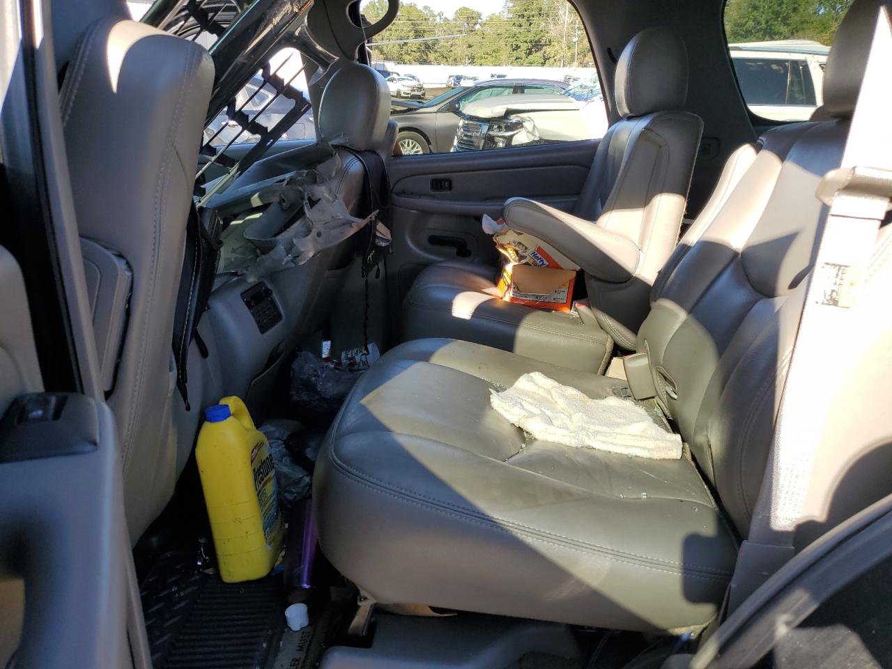 2004 Chevrolet Tahoe VIN 1GNEC13Z64R296681 Copart auction photo, front end / side damage thumbnail 11
