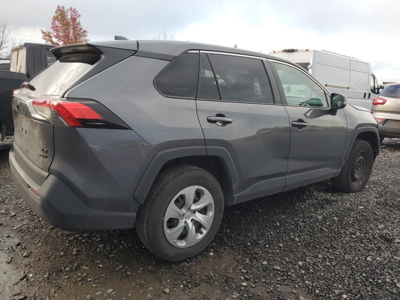 2022 Toyota RAV 4 VIN 2T3G1RFV8NC304488 Copart auction photo, front end / side damage thumbnail 3