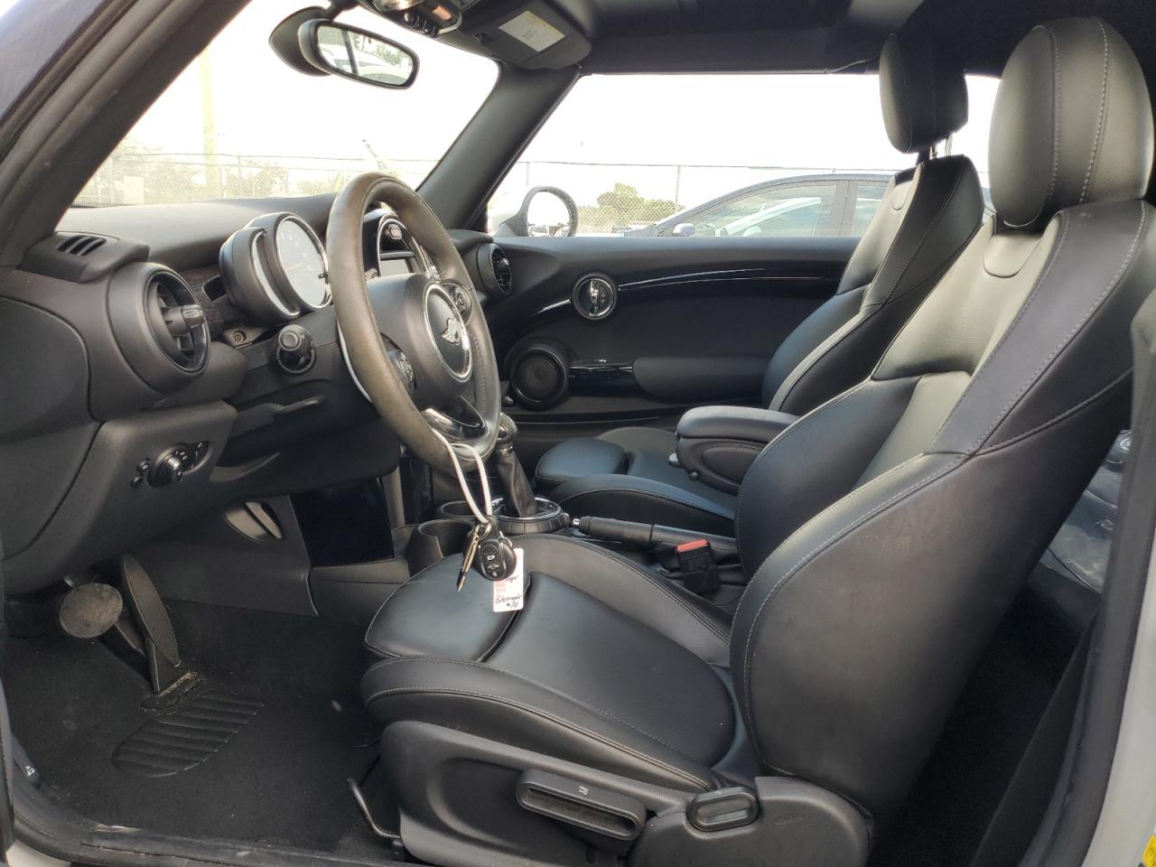 2017 MINI Cooper VIN WMWWG9C55H3C80705 Copart auction photo, front end / minor dent/scratches damage thumbnail 7