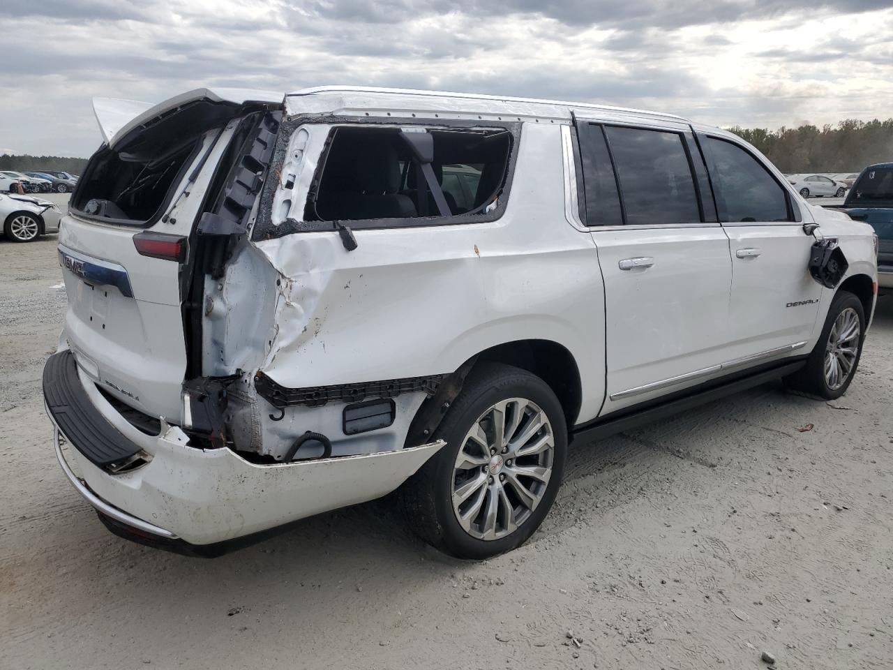 2022 GMC Yukon VIN 1GKS2JKL0NR238244 Copart auction photo, all over damage thumbnail 3