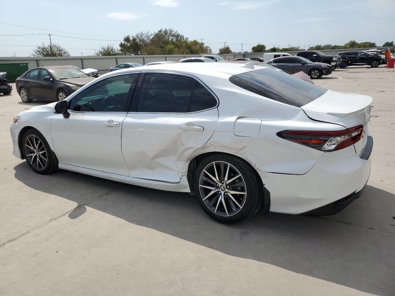 2021 Toyota Camry VIN 4T1F11AK6MU610637 Copart auction photo, side / rear end damage thumbnail 2