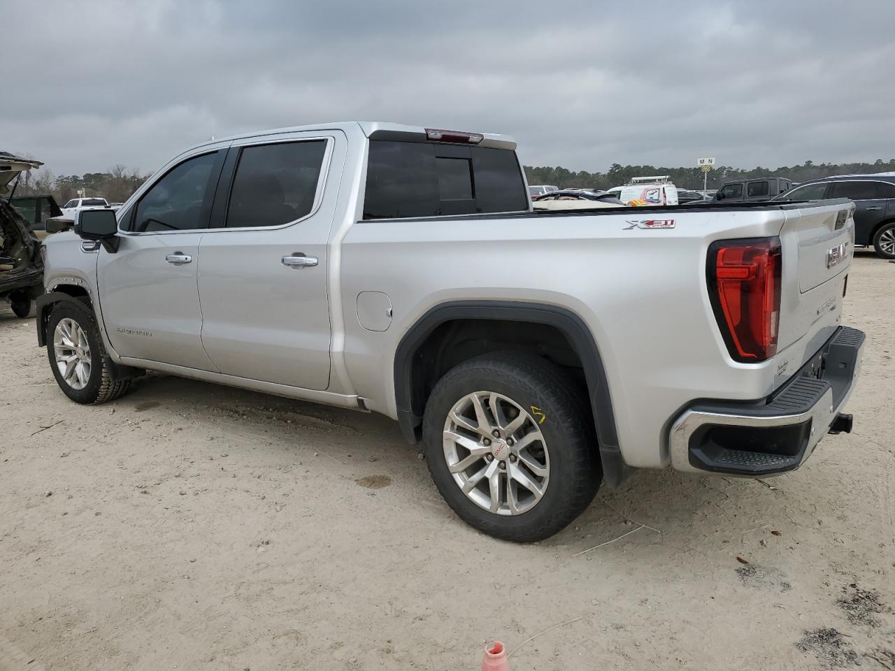 2021 GMC Sierra VIN 3GTU9DED1MG256465 Copart auction photo, front end / minor dent/scratches damage thumbnail 2