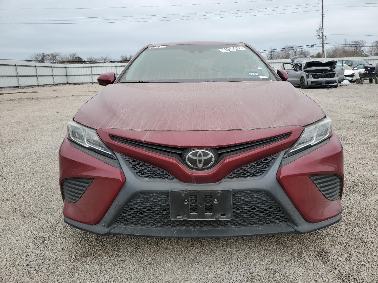 2018 Toyota Camry VIN 4T1B11HKXJU658397 Copart auction photo, normal wear damage thumbnail 5