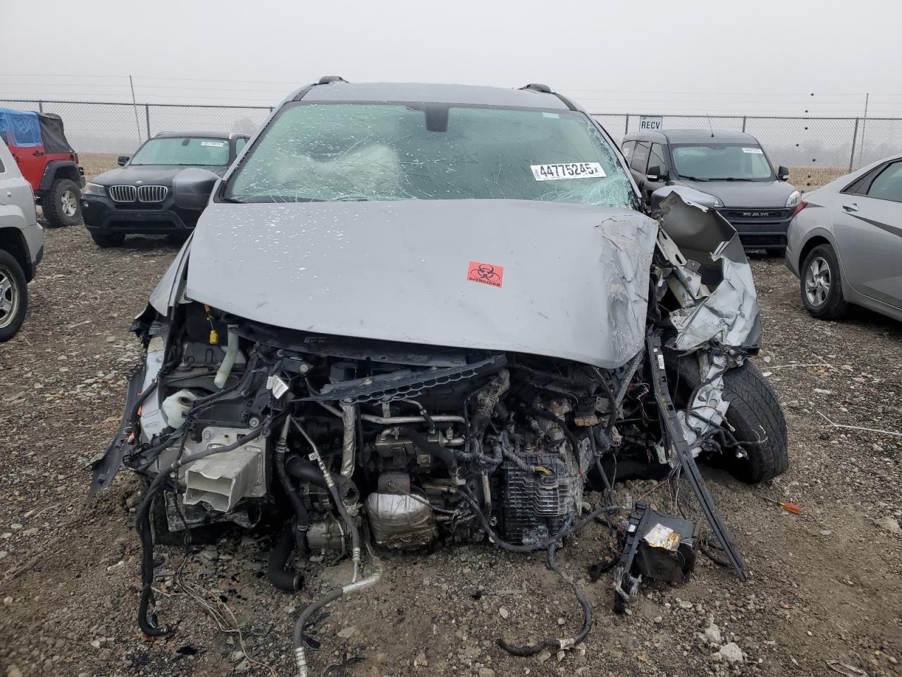 2017 Chrysler Pacifica VIN 2C4RC1EG7HR585266 Copart auction photo, front end / side damage thumbnail 5