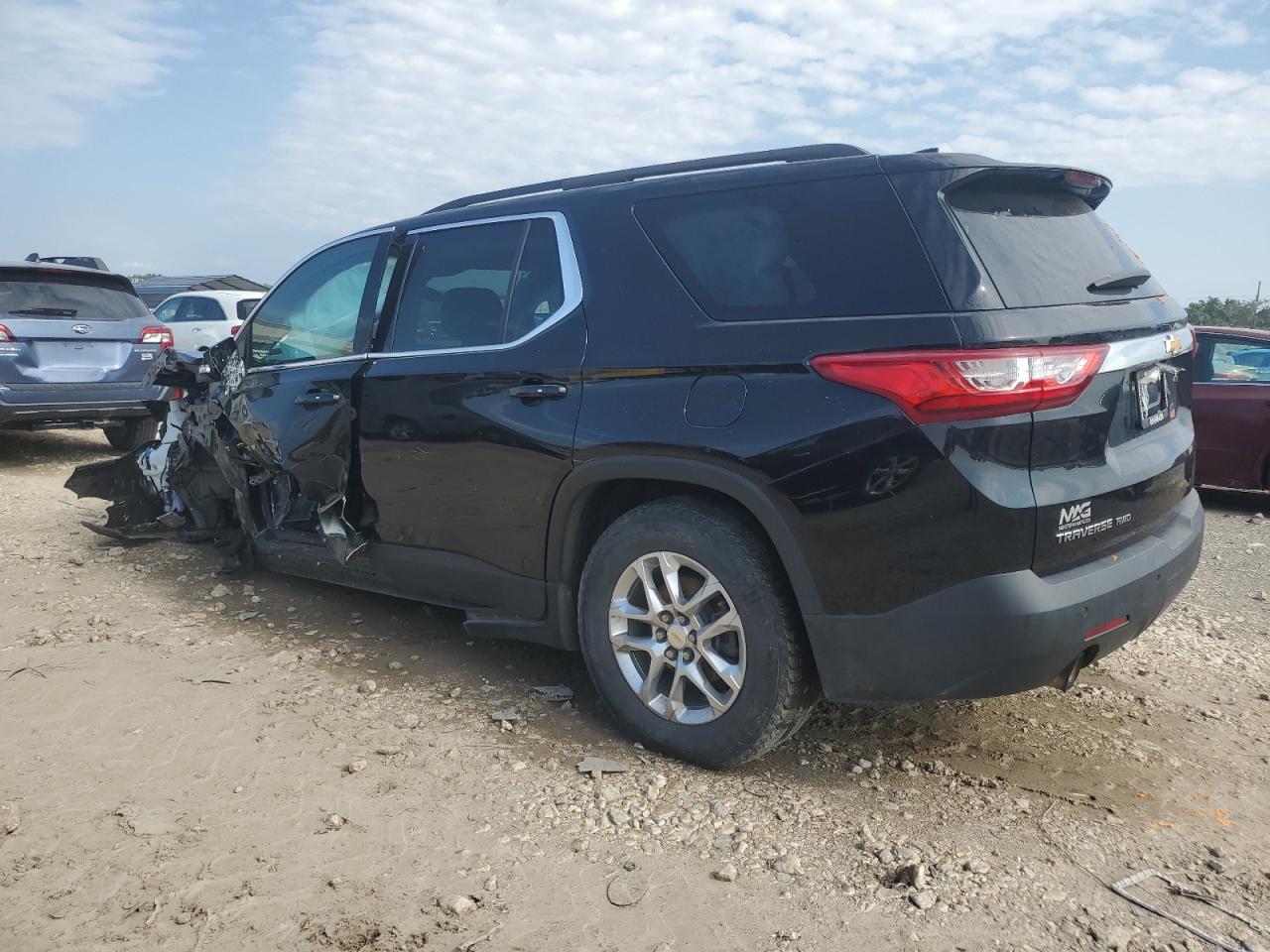 2019 Chevrolet Traverse VIN 1GNEVGKW2KJ239166 Copart auction photo, front end / side damage thumbnail 2