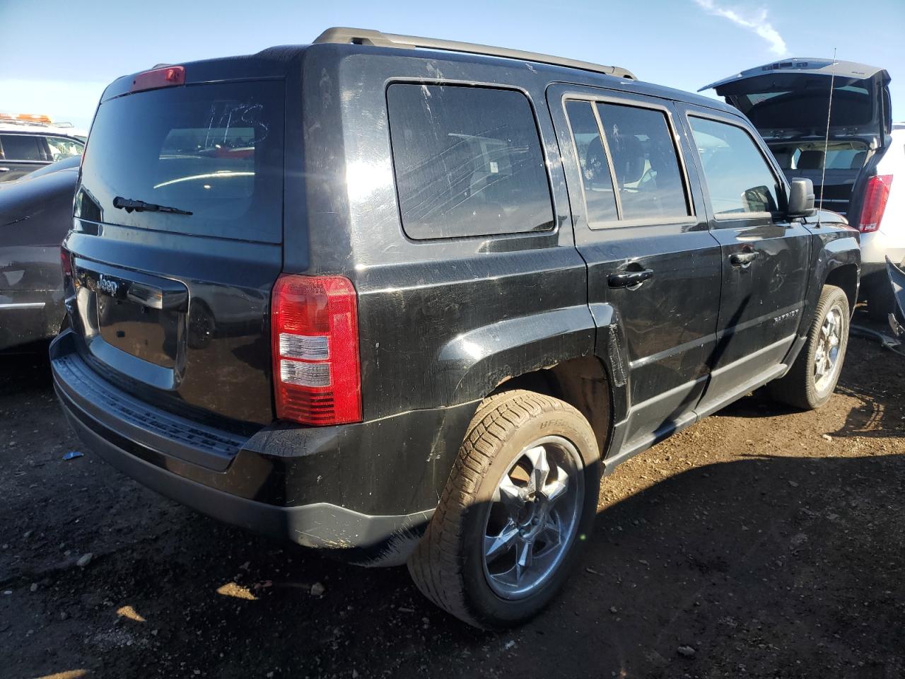 2013 Jeep Liberty (Patriot) VIN 1C4NJRBB5DD271642 Copart auction photo, normal wear damage thumbnail 3