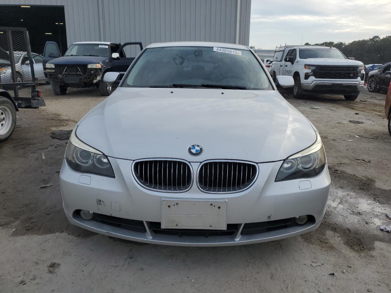 2007 BMW 5er VIN WBANE53587CW63950 Copart auction photo, rear end damage thumbnail 5