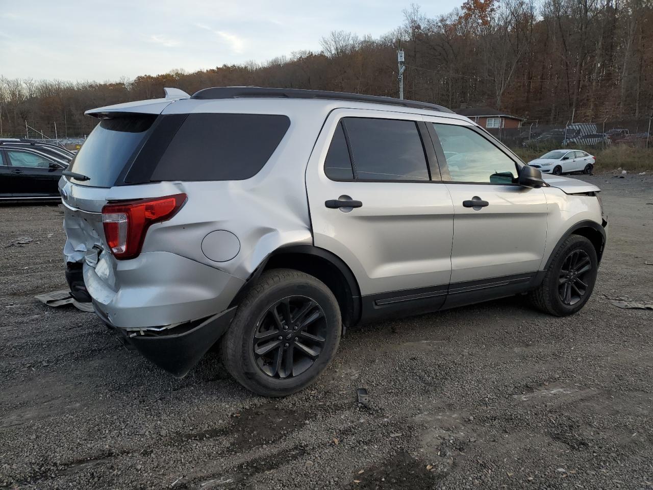 2017 Ford Explorer VIN 1FM5K8BH7HGC34345 Copart auction photo, front end / rear end damage thumbnail 3