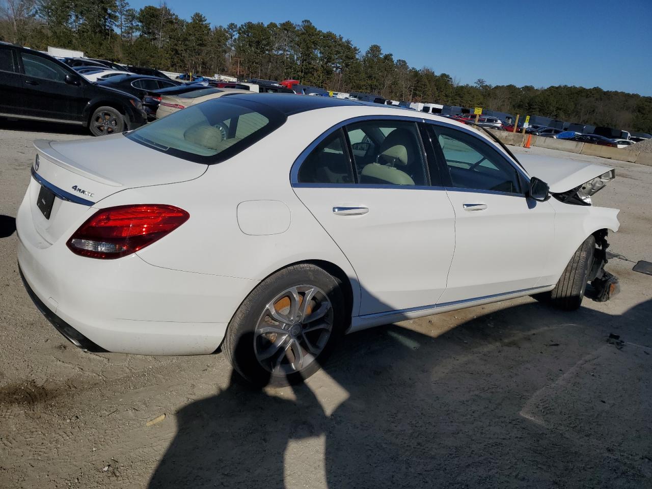 2016 Mercedes-Benz C-klasse VIN 55SWF4KB9GU176442 Copart auction photo, front end / normal wear damage thumbnail 3