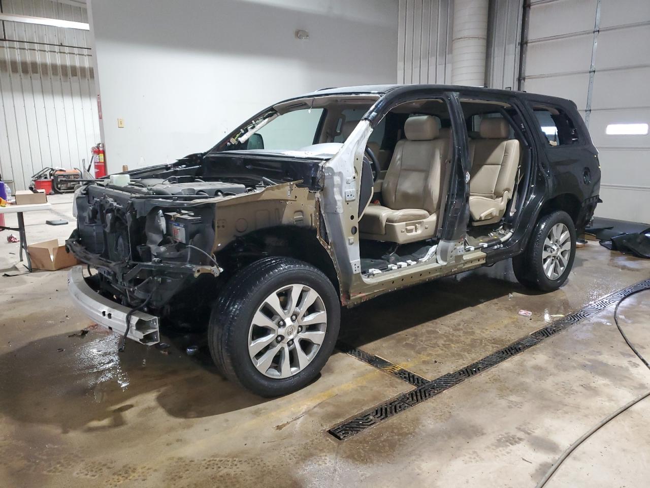 2017 Toyota Sequoia VIN 5TDJY5G17HS147837