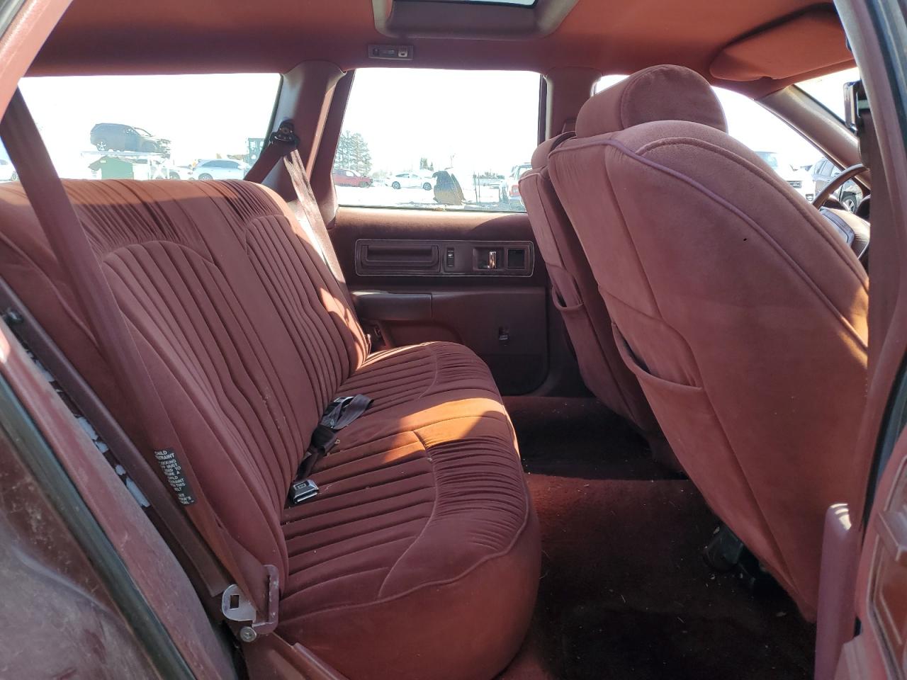 1992 Buick Roadmaster VIN 1G4BR8370NW409721 Copart auction photo, side / minor dent/scratches damage thumbnail 10