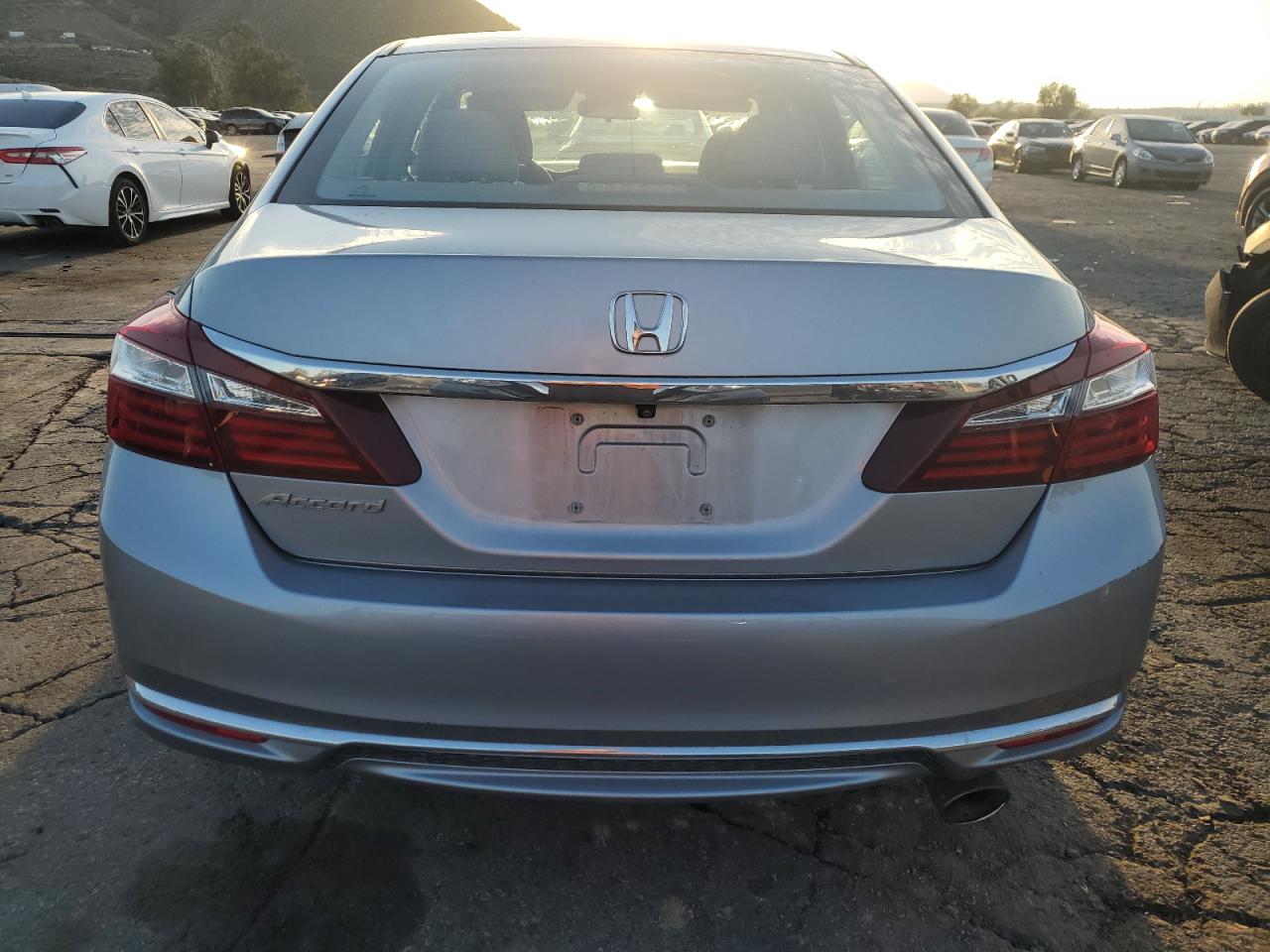 2017 Honda Accord VIN 1HGCR2F37HA092909 Copart auction photo, front end damage thumbnail 6