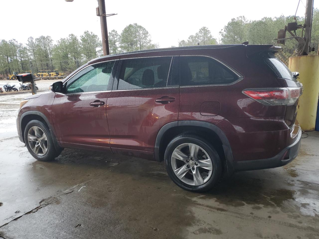 2014 Toyota Highlander VIN 5TDYKRFH6ES026623 Copart auction photo, front end damage thumbnail 2