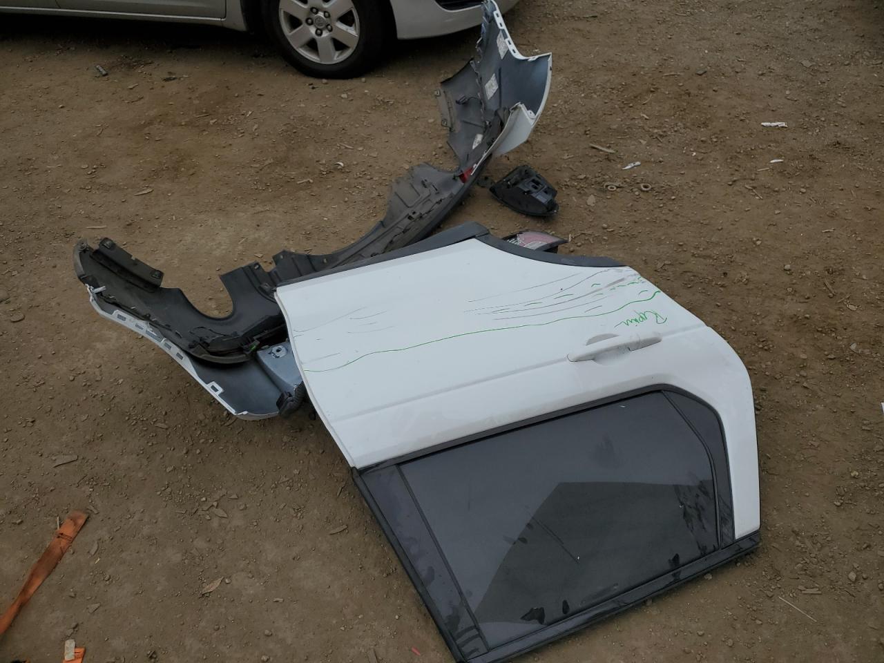 2016 Land Rover Discovery VIN SALCR2BGXGH621081 Copart auction photo, side / rear end damage thumbnail 13