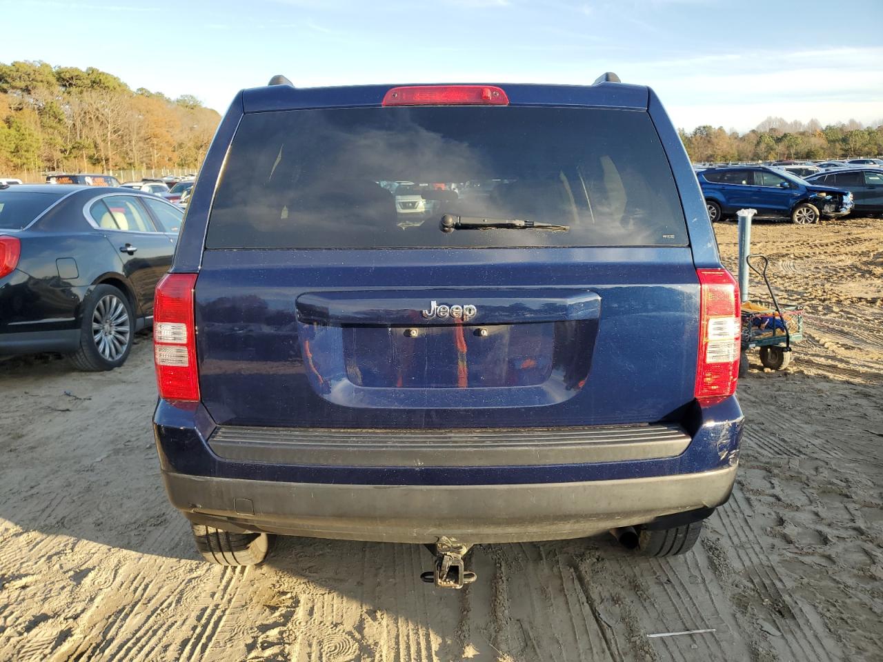 2015 Jeep Liberty (Patriot) VIN 1C4NJPBA5FD325603 Copart auction photo, side damage thumbnail 6