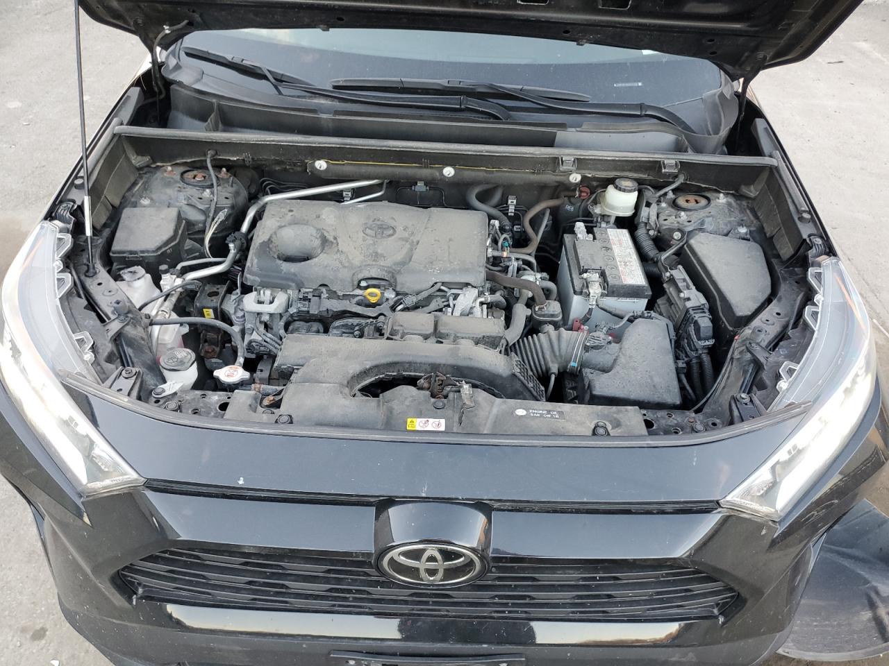 2019 Toyota RAV 4 VIN JTMP1RFVXKD016799 Copart auction photo, rear end / minor dent/scratches damage thumbnail 13