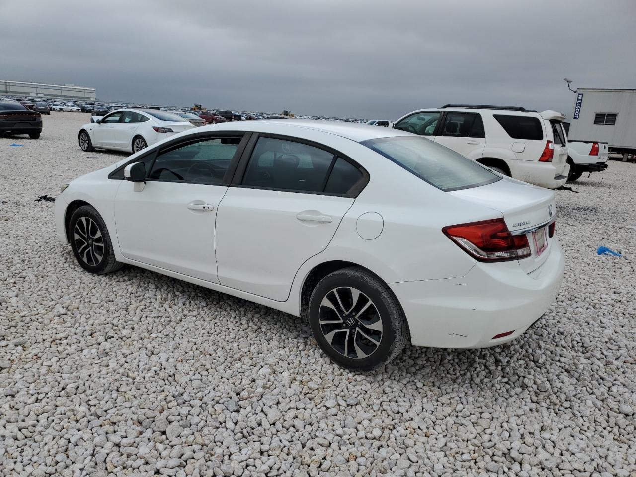 2015 Honda Civic VIN 19XFB2F84FE069464 Copart auction photo, hail damage thumbnail 2