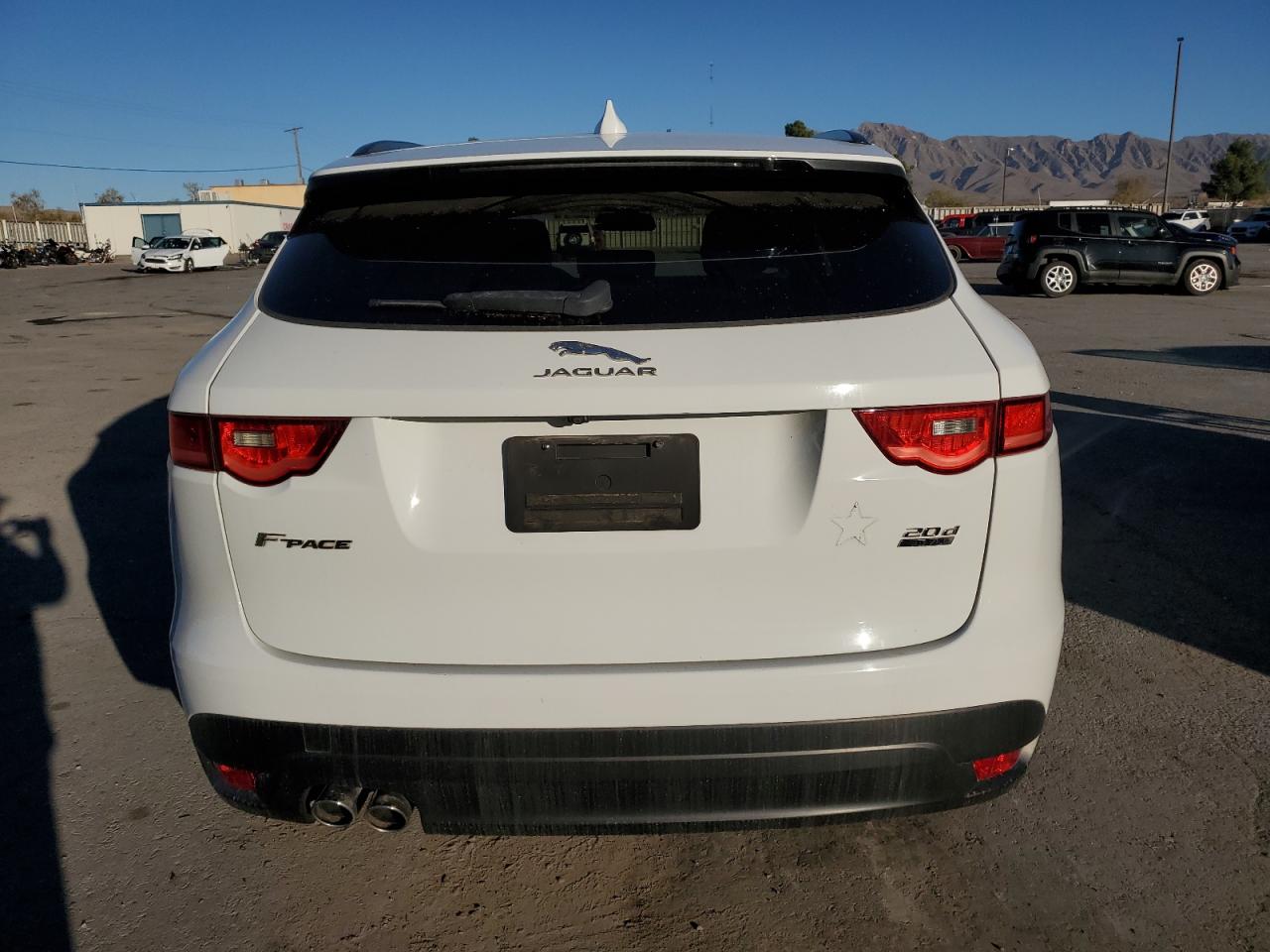 2018 Jaguar F-Pace VIN SADCJ2FN1JA277815 Copart auction photo, minor dent/scratches damage thumbnail 6