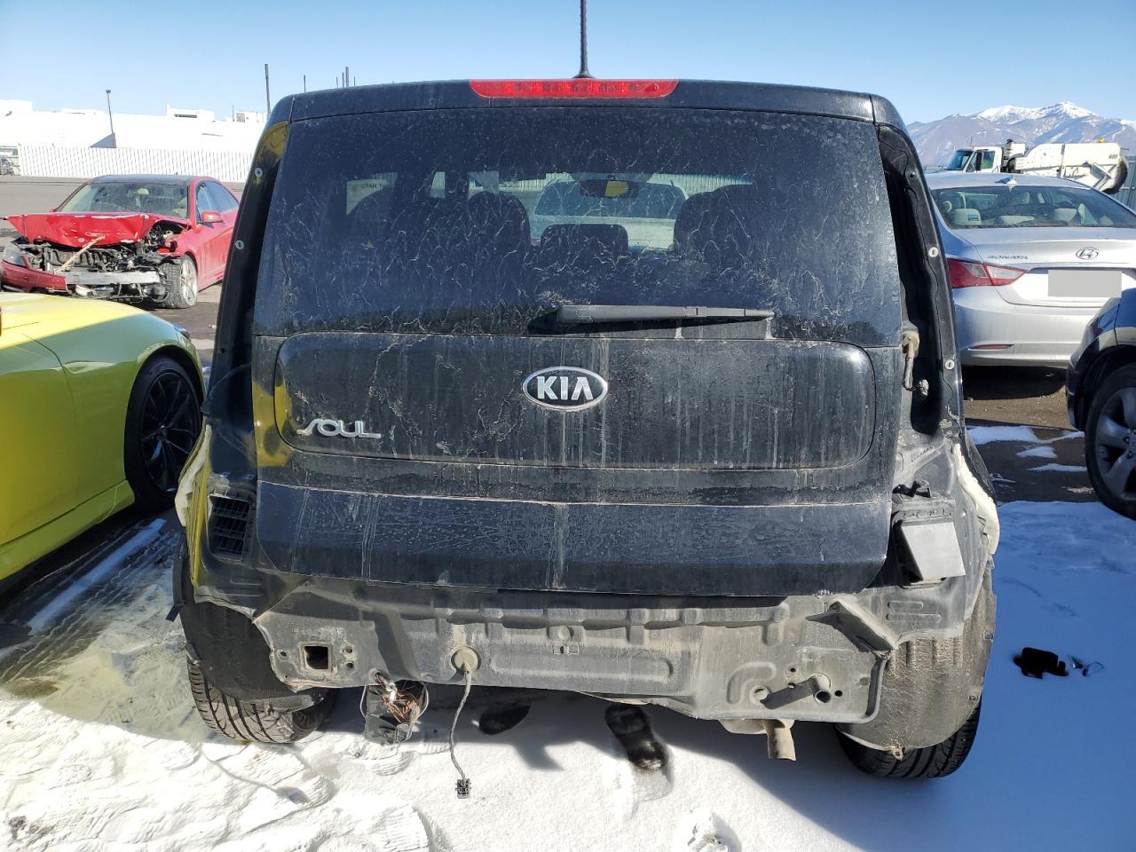 2015 KIA Soul VIN KNDJP3A52F7117655 Copart auction photo, rear end damage thumbnail 6