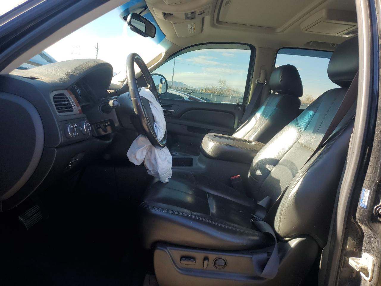 2011 Chevrolet Tahoe VIN 1GNSKBE01BR138921 Copart auction photo, front end / hail damage thumbnail 7
