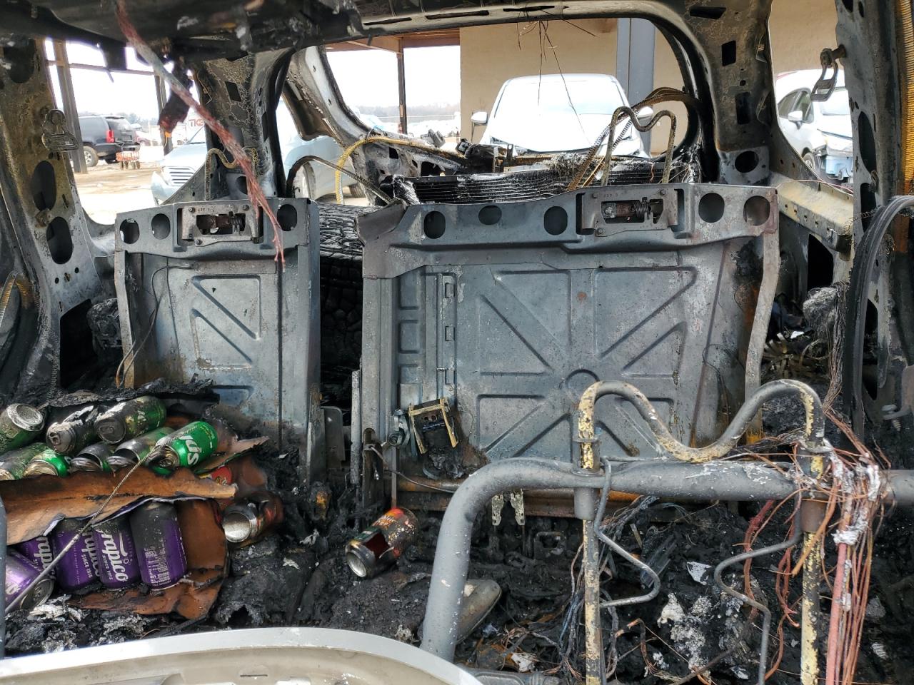 2007 GMC Envoy VIN 1GKDT13S372144107 Copart auction photo, burn damage thumbnail 10