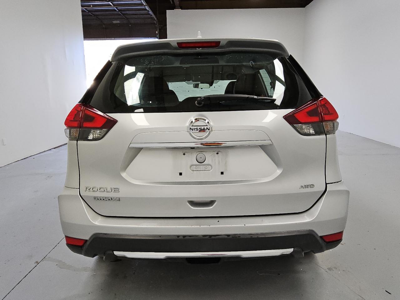 2020 Nissan Rogue VIN KNMAT2MV6LP523418 Copart auction photo, front end damage thumbnail 6