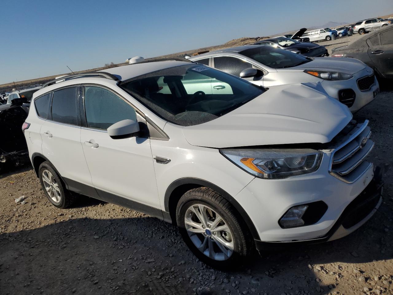 2017 Ford Escape VIN 1FMCU9GD8HUE95840 Copart auction photo, front end damage thumbnail 4