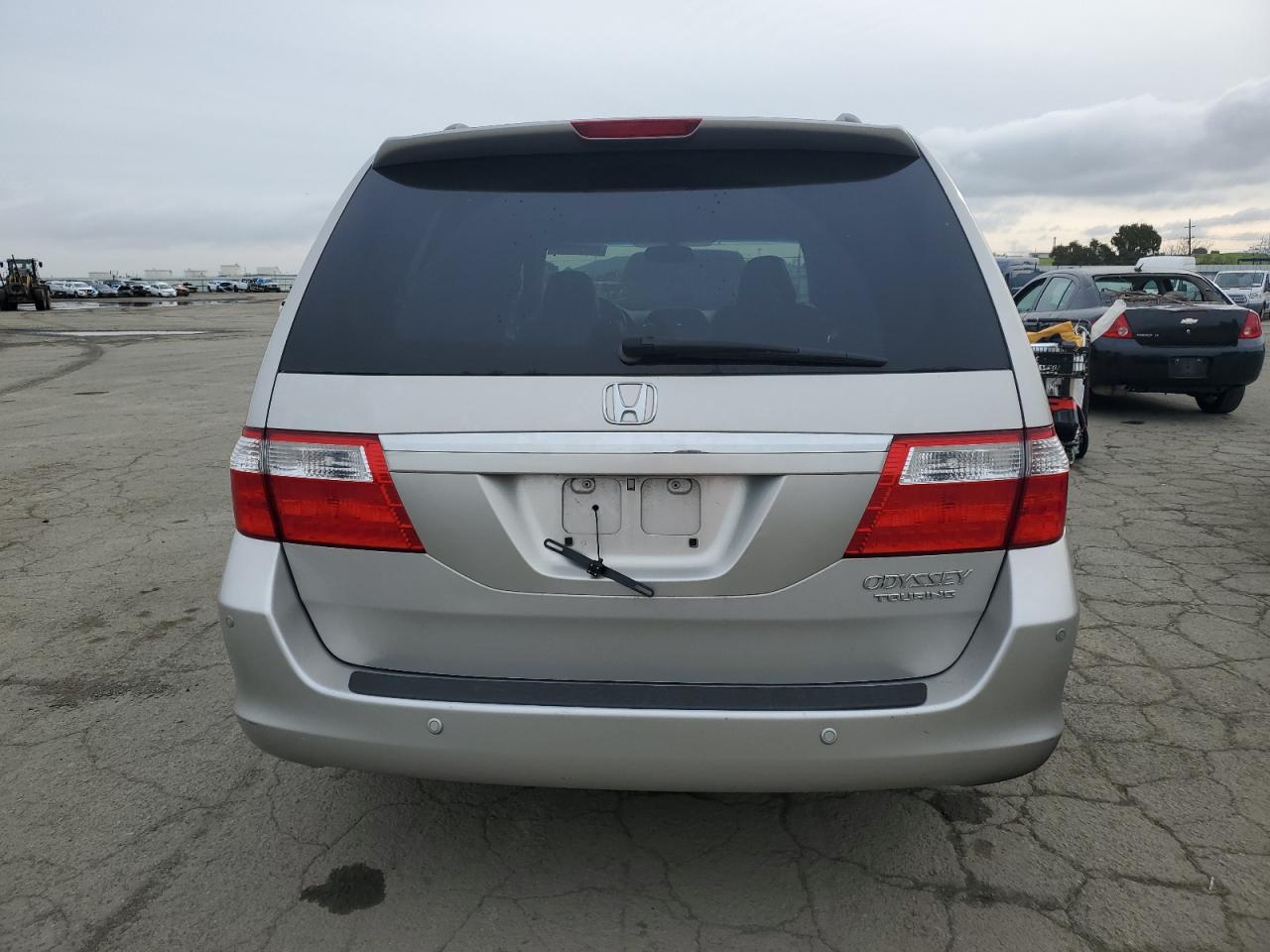 2005 Honda Odyssey VIN 5FNRL388X5B072536 Copart auction photo, vandalism damage thumbnail 6