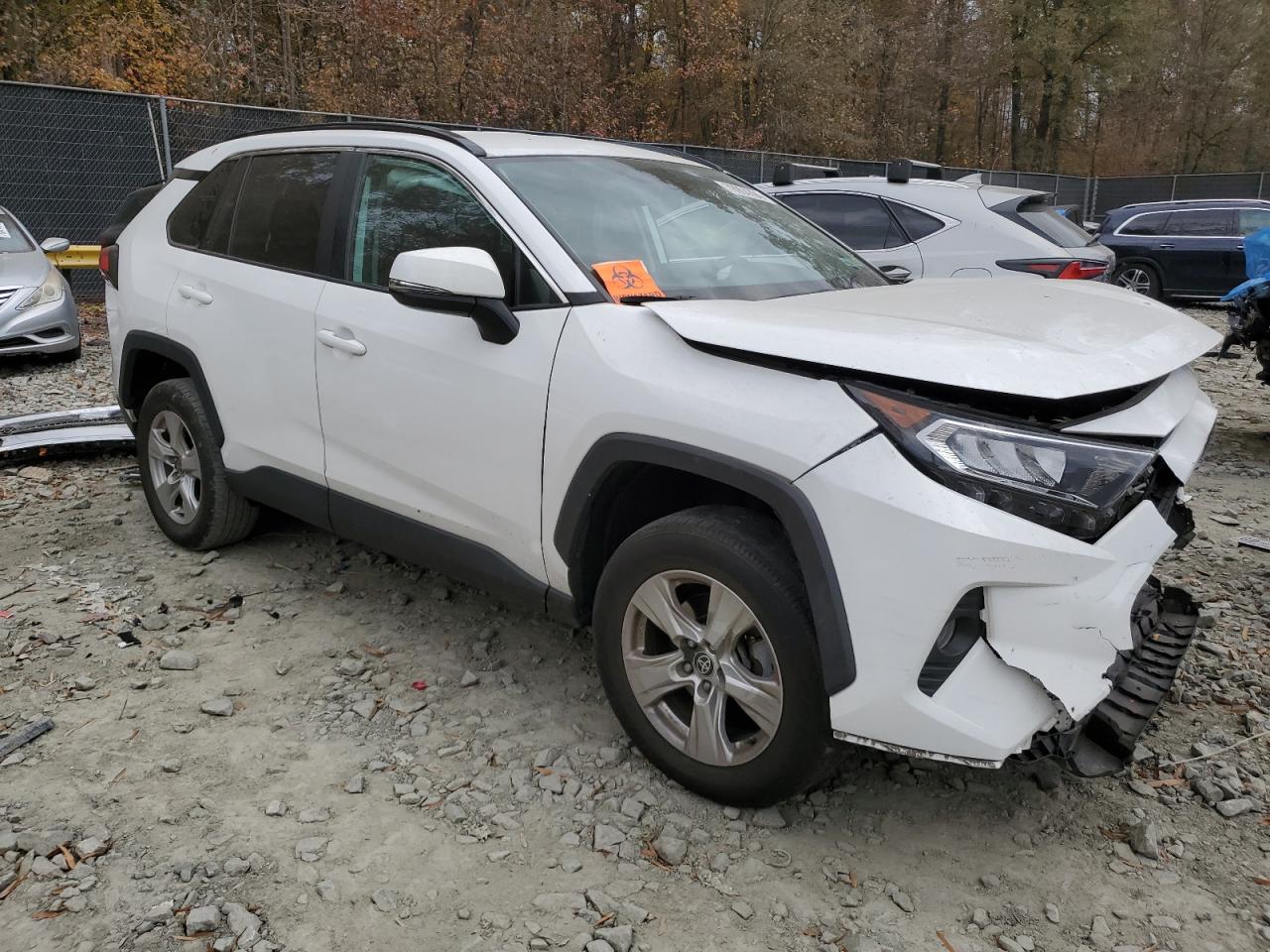 2021 Toyota RAV 4 VIN 2T3P1RFV1MC239434 Copart auction photo, front end / minor dent/scratches damage thumbnail 4