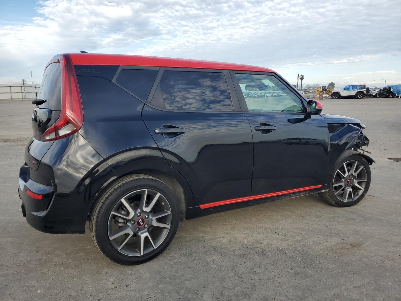 2020 KIA Soul VIN KNDJ63AU0L7024588 Copart auction photo, front end / undercarriage damage thumbnail 3