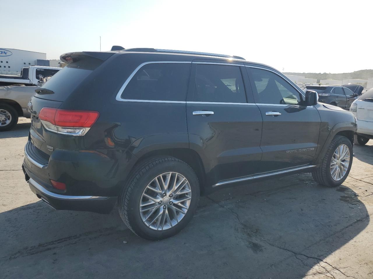 2018 Jeep Grand Cherokee VIN 1C4RJFJG7JC207567 Copart auction photo, front end / hail damage thumbnail 3