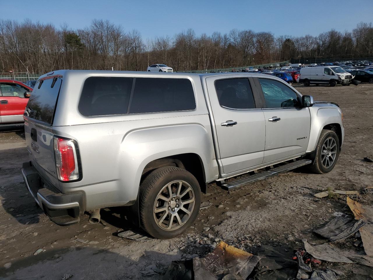 2018 GMC Canyon VIN 1GTG6EEN7J1236851 Copart auction photo, front end / side damage thumbnail 3