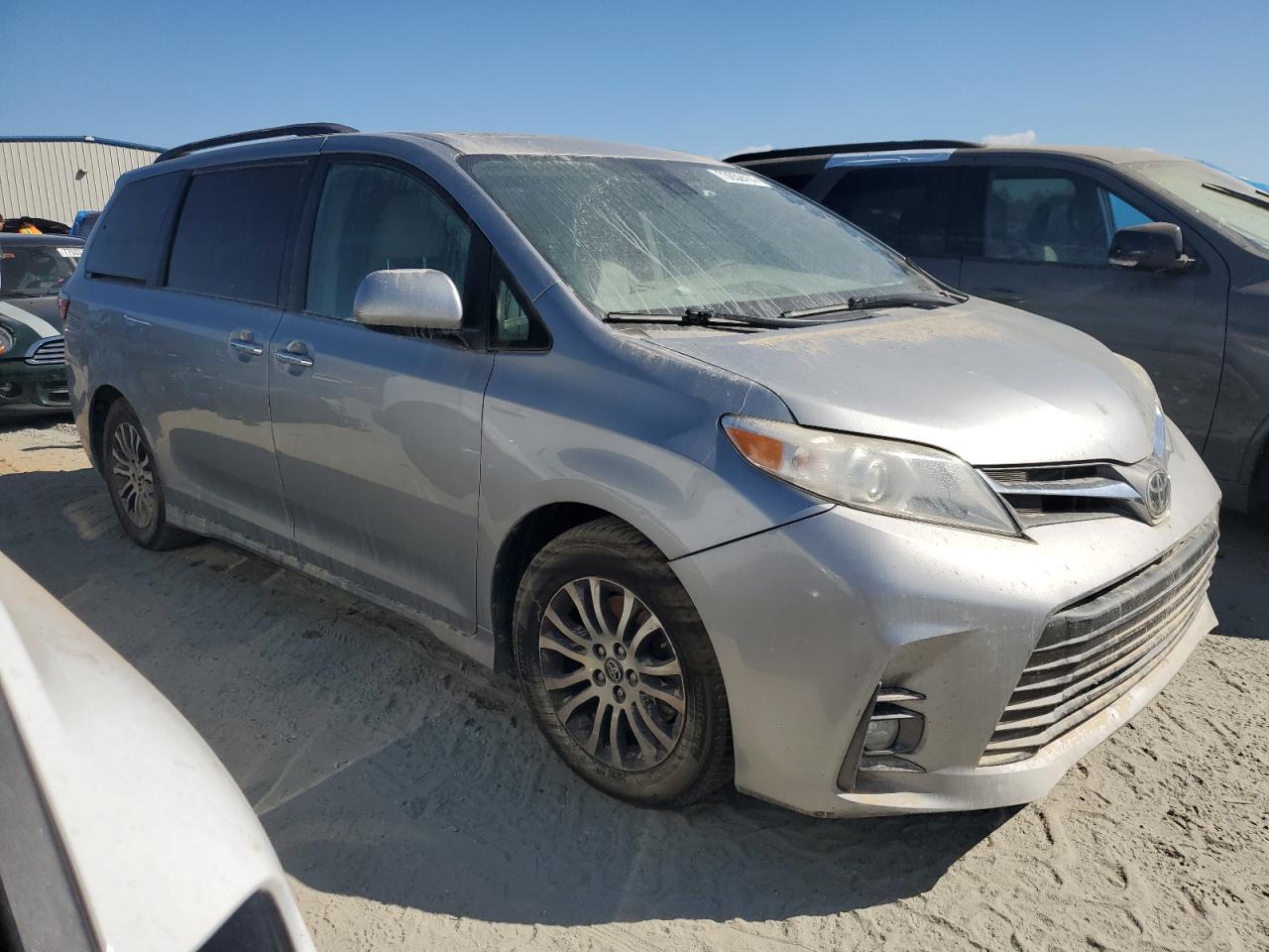 2018 Toyota Sienna VIN 5TDYZ3DC7JS926098 Copart auction photo, water/flood damage thumbnail 4