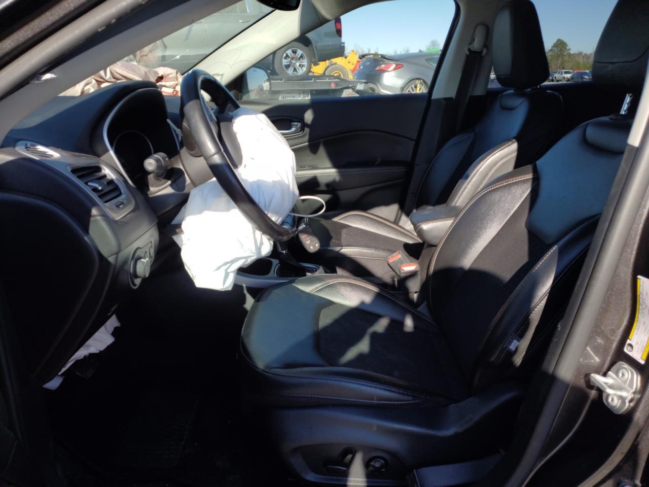 2020 Jeep Compass VIN 3C4NJCBB6LT121111 Copart auction photo, front end / undercarriage damage thumbnail 7