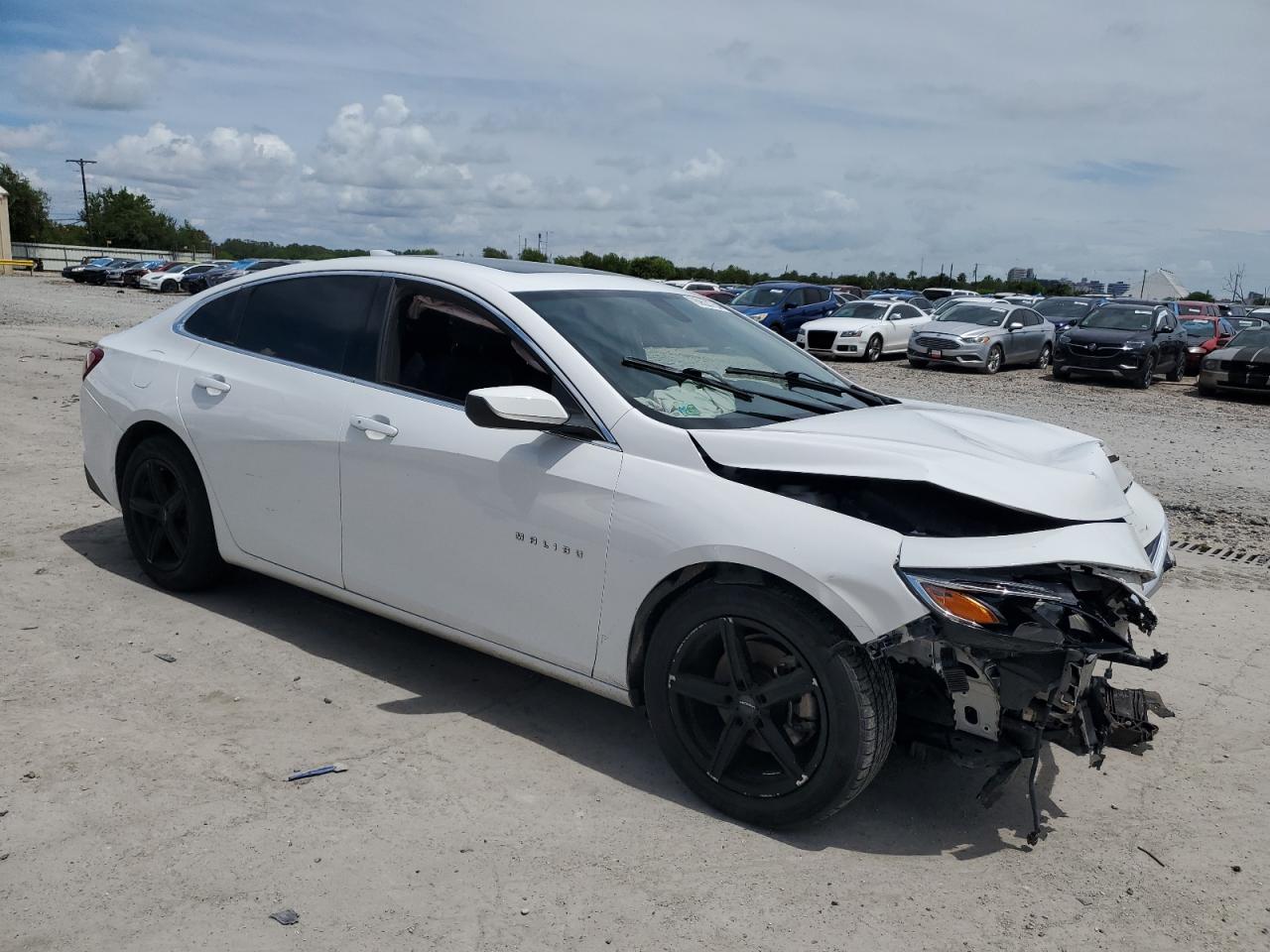 2020 Chevrolet Malibu VIN 1G1ZD5ST3LF025081 Copart auction photo, front end / side damage thumbnail 4