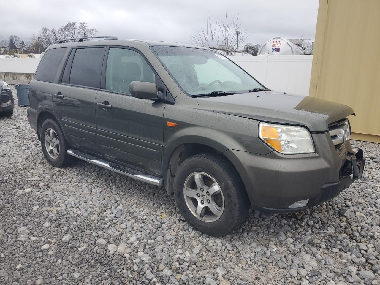 2006 Honda Pilot VIN 5FNYF185X6B008933 Copart auction photo, front end damage thumbnail 4