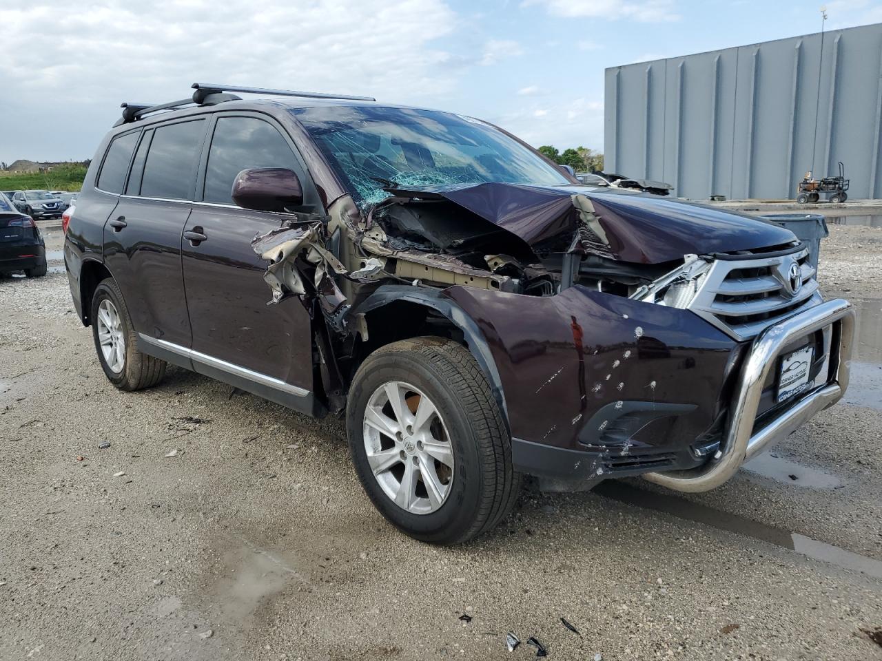 2013 Toyota Highlander VIN 5TDBK3EH5DS278429 Copart auction photo, front end / minor dent/scratches damage thumbnail 4