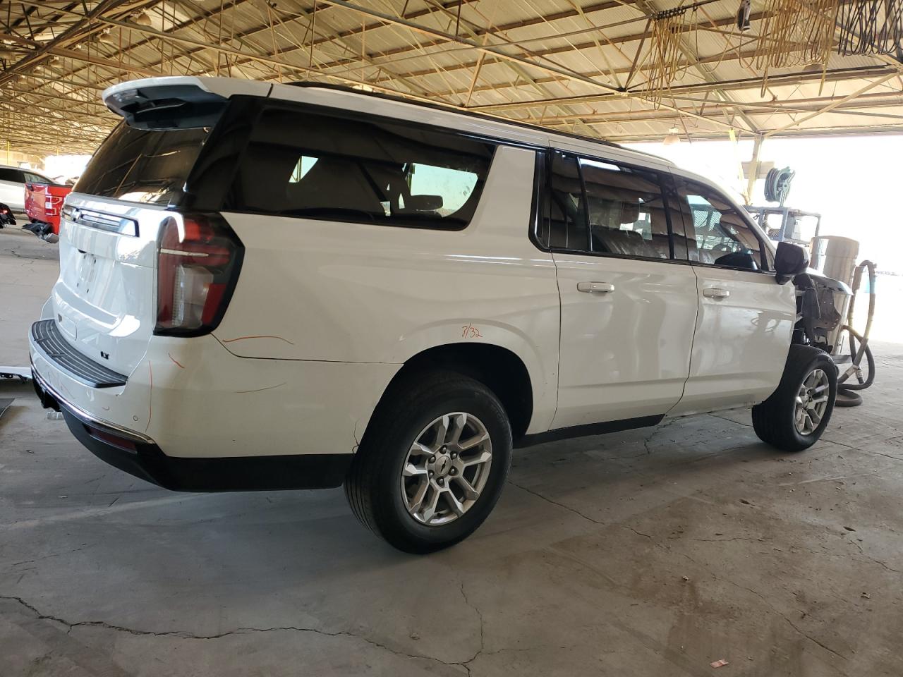 2021 Chevrolet Suburban VIN 1GNSCCKD9MR381650 Copart auction photo, front end damage thumbnail 3