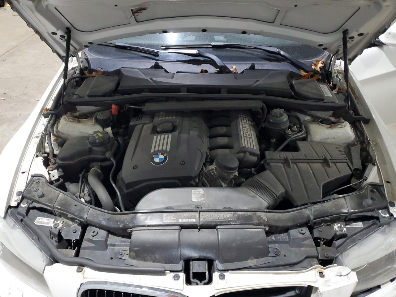 2011 BMW 3er VIN WBAPK5G58BNN79992 Copart auction photo, front end / minor dent/scratches damage thumbnail 11