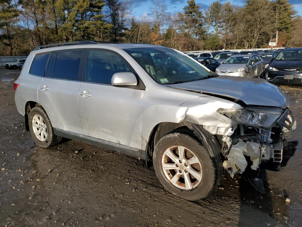 2011 Toyota Highlander VIN 5TDBK3EHXBS088560 Copart auction photo, front end / side damage thumbnail 4