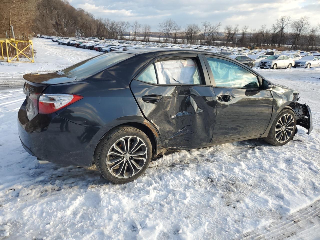 2016 Toyota Corolla VIN 2T1BURHE8GC586125 Copart auction photo, front end / side damage thumbnail 3