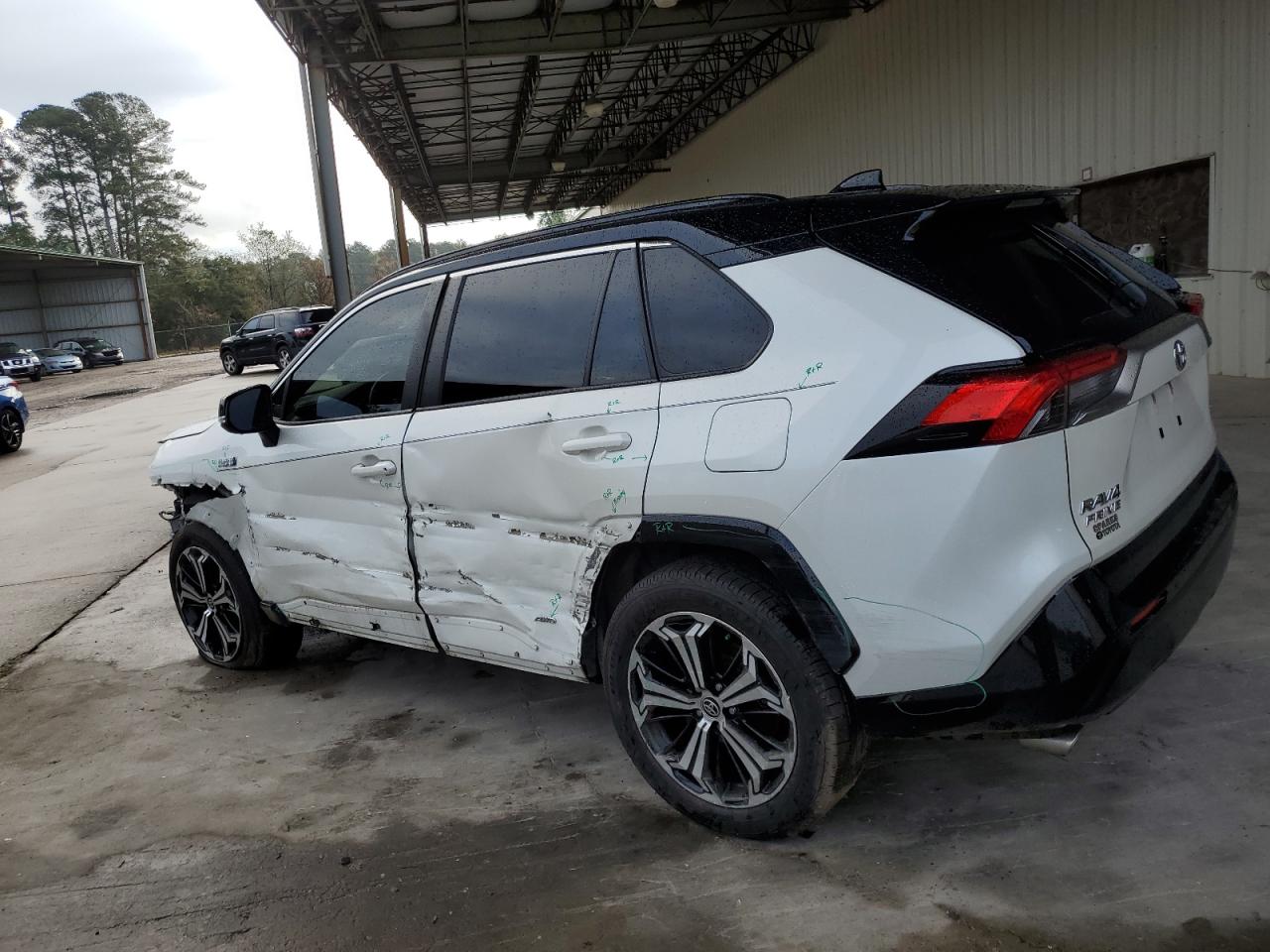 2021 Toyota RAV 4 VIN JTMFB3FV5MD045961 Copart auction photo, front end / side damage thumbnail 2