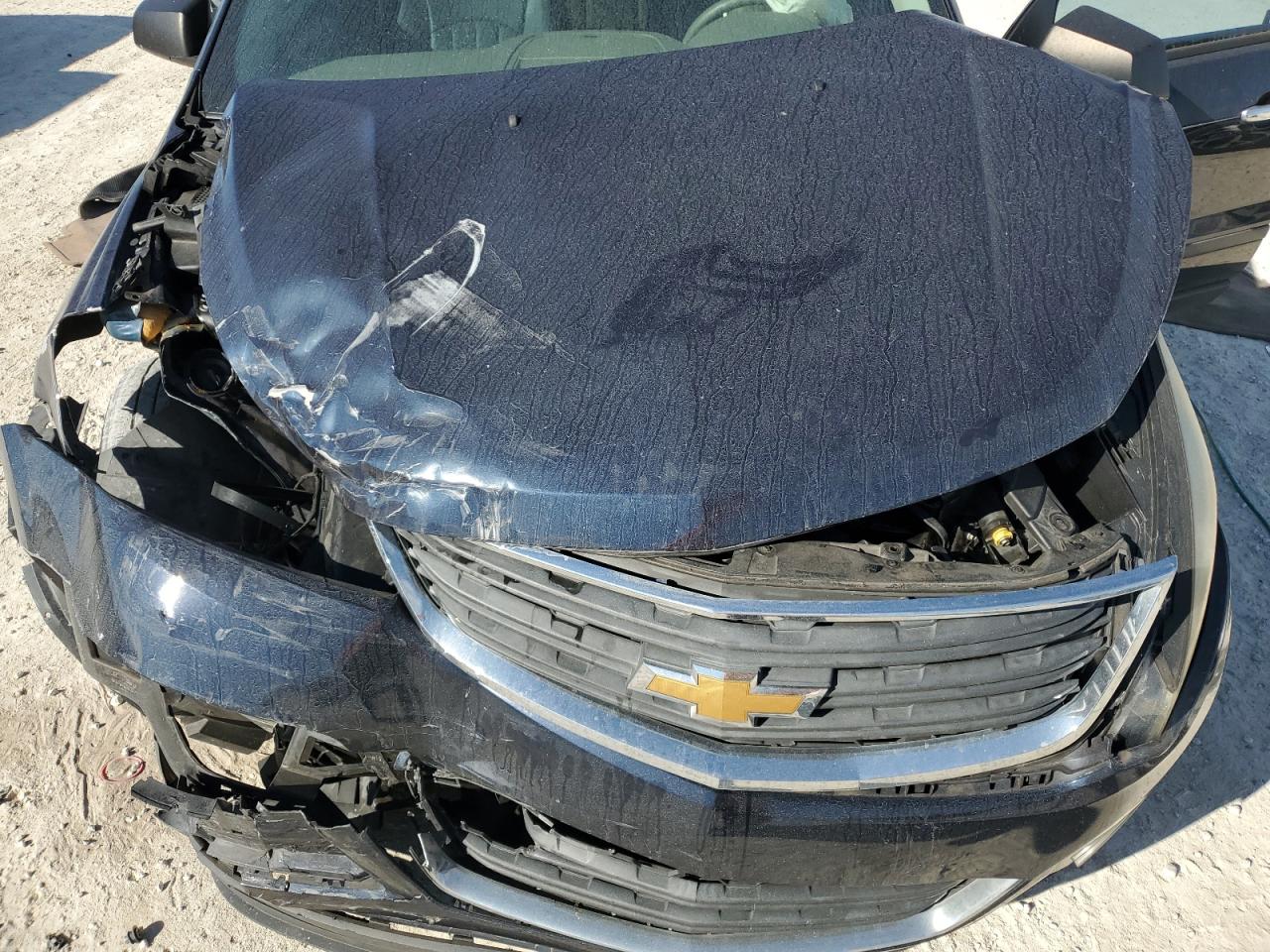 2017 Chevrolet Traverse VIN 1GNKRFKD3HJ235278 Copart auction photo, front end / minor dent/scratches damage thumbnail 12