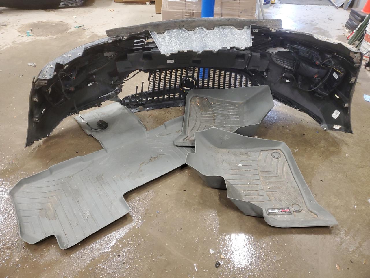 2018 Buick Enclave VIN 5GAEVBKW6JJ188637 Copart auction photo, front end damage thumbnail 13