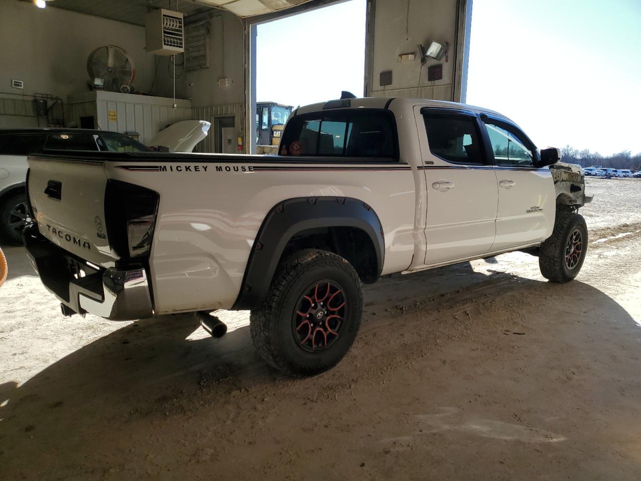 2021 Toyota Tacoma VIN 3TMDZ5BN4MM103311 Copart auction photo, front end / minor dent/scratches damage thumbnail 3