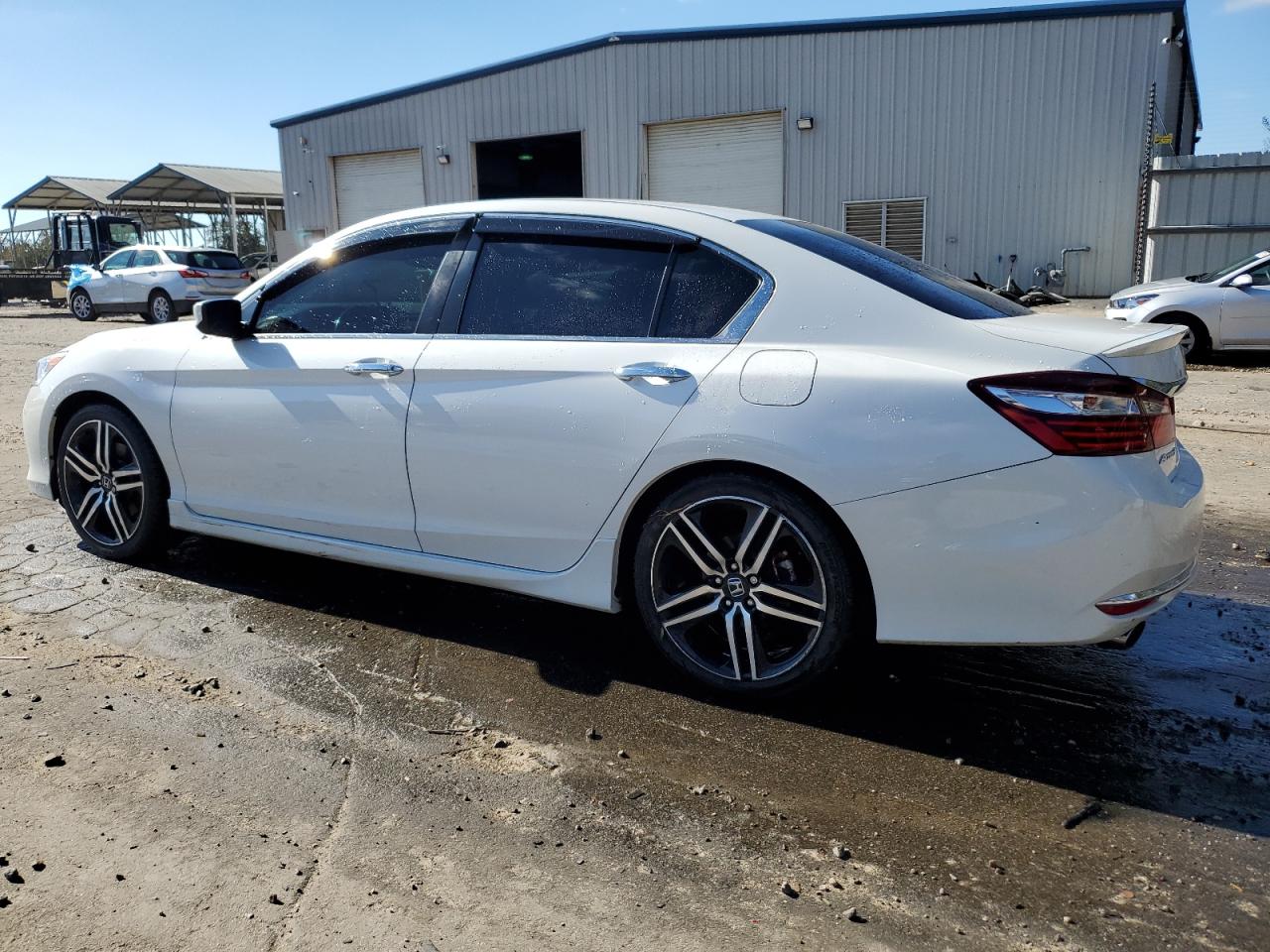 2017 Honda Accord VIN 1HGCR2F50HA304888 Copart auction photo, front end / side damage thumbnail 2