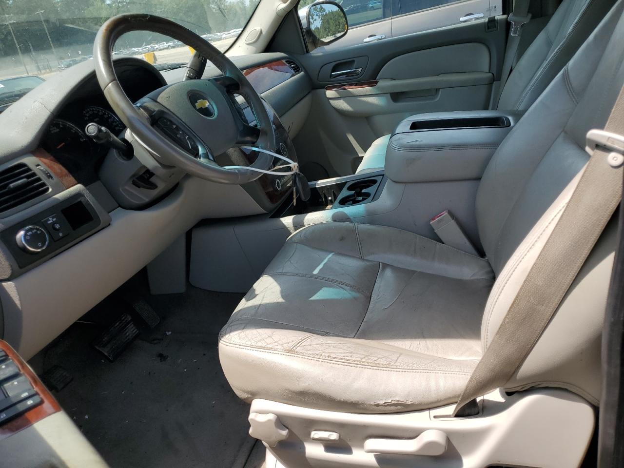 2010 Chevrolet Suburban VIN 1GNUCJE08AR282271 Copart auction photo, all over damage thumbnail 7