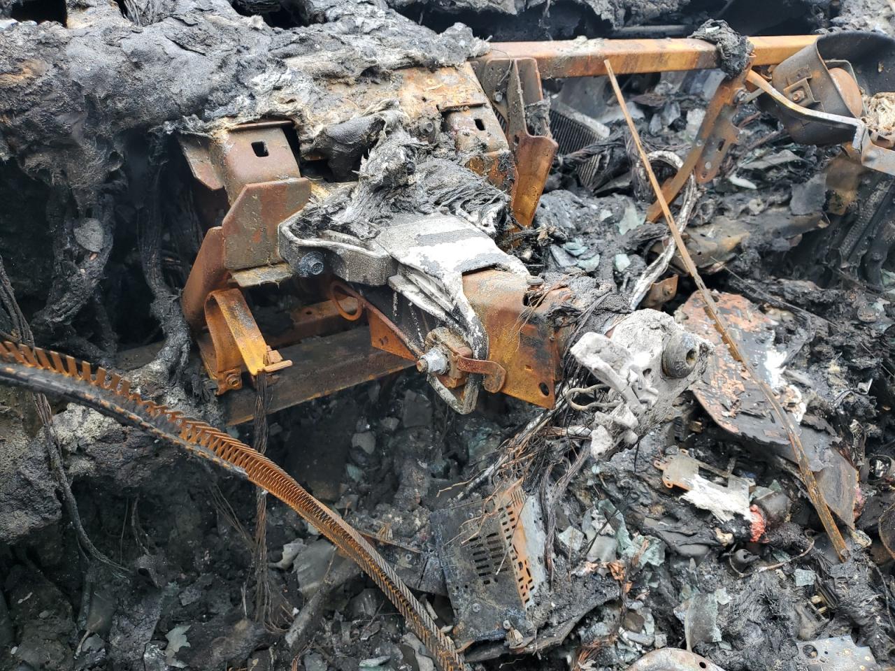 2017 Ford Fusion VIN 3FA6P0HD3HR350639 Copart auction photo, burn damage thumbnail 9