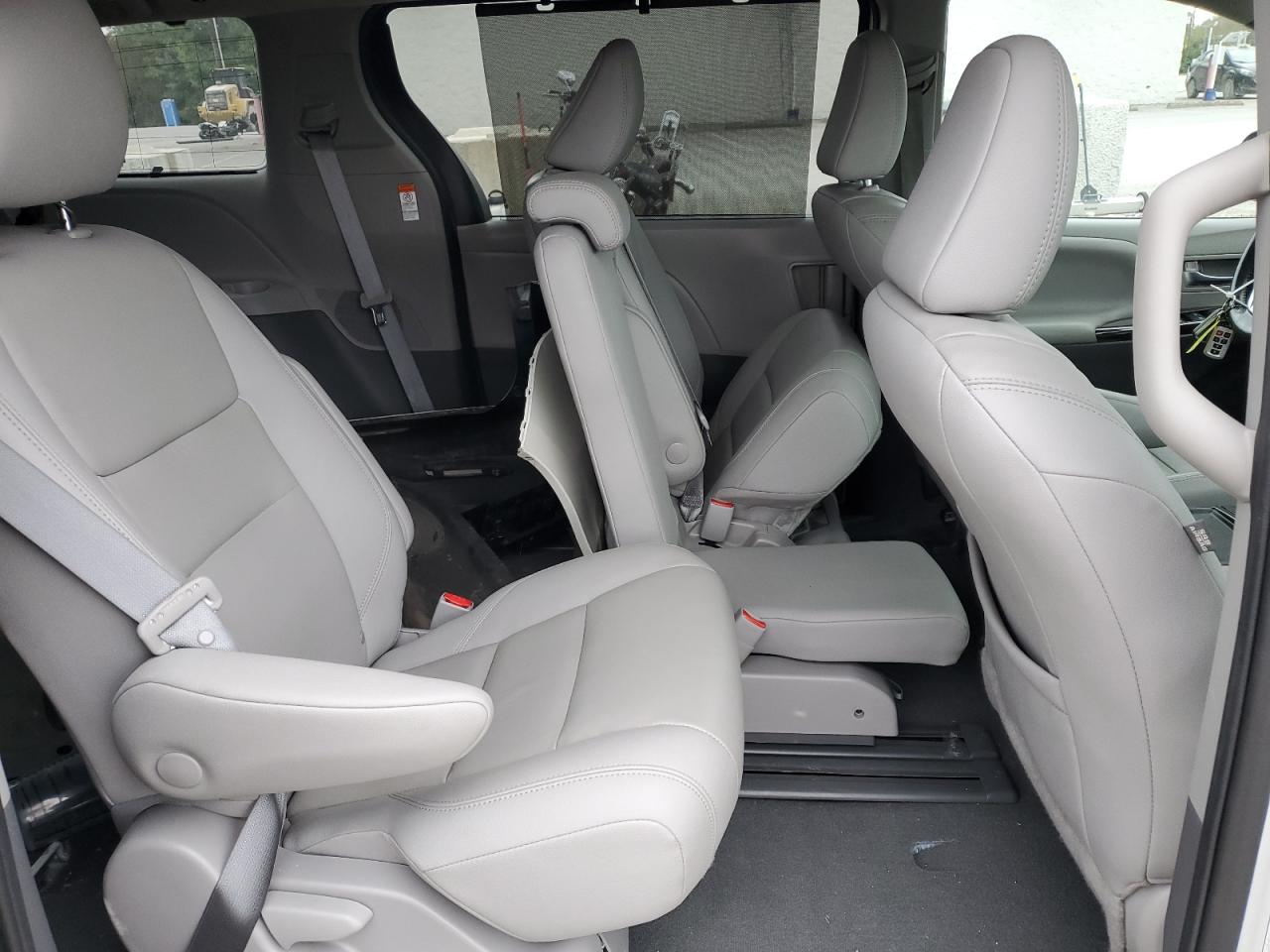 2020 Toyota Sienna VIN 5TDYZ3DCXLS038108 Copart auction photo, rear end damage thumbnail 11