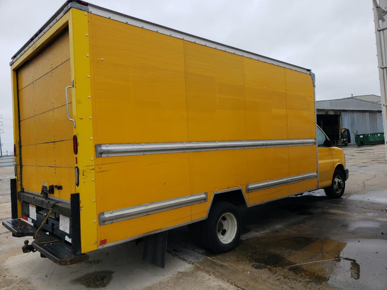 2012 GMC Savana VIN 1GD374CG2C1900322 Copart auction photo, minor dent/scratches damage thumbnail 3